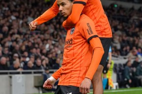 九游官网今晨门兴格拉德巴赫门线救险——欧联节点到来；引发热议；赛季目标并未改变的简单介绍